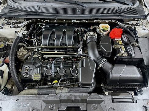 Used 2016 Ford Taurus SEL image 27