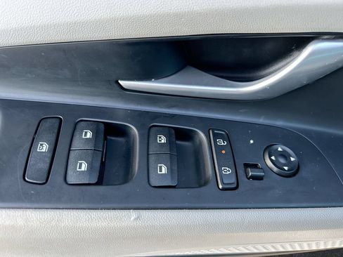 Used 2024 Hyundai Elantra Limited FWD image 13