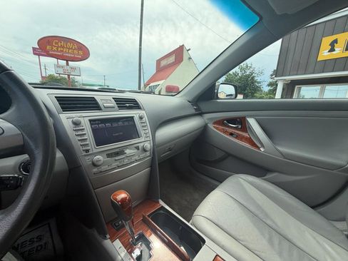 Used 2010 Toyota Camry XLE FWD image 21
