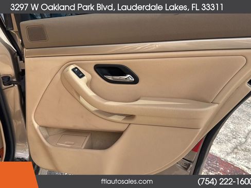 Used 2001 BMW 525i Sedan image 40