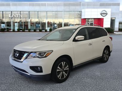 Used 2017 Nissan Pathfinder SV