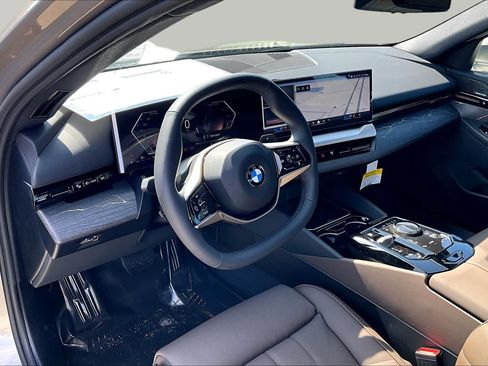 Used 2026 BMW 530i w/ Premium Package RWD image 9