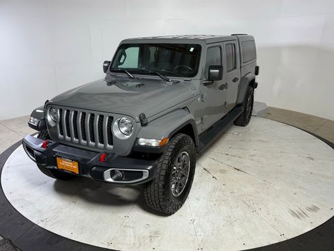 Used 2020 Jeep Gladiator Overland image 3