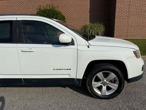 Used 2015 Jeep Compass High Altitude AWD/4WD image 13