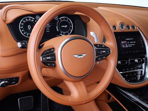 Used 2023 Aston Martin DBX AWD/4WD image 6