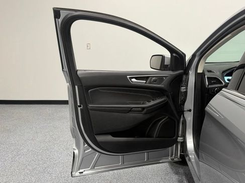Used 2023 Ford Edge Titanium AWD/4WD image 9