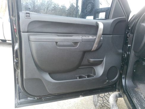 Used 2011 GMC Sierra 2500 SLE w/ SLE Preferred Package image 17