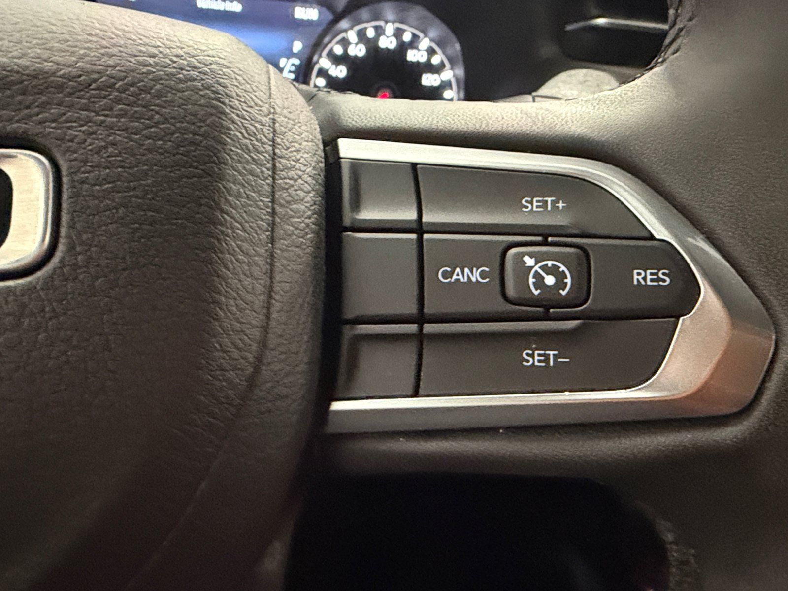 Used 2024 Jeep Compass Latitude AWD/4WD image 31