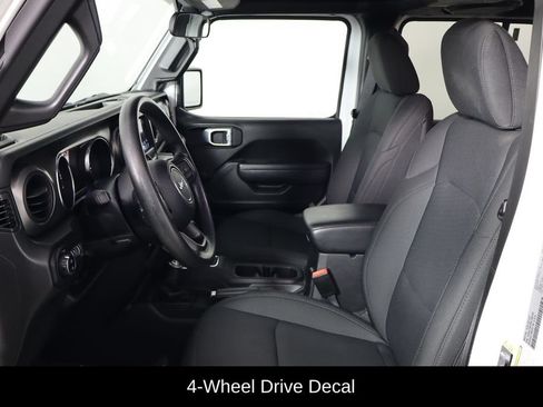 Used 2022 Jeep Gladiator Sport AWD/4WD image 14