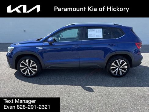 Used 2022 Volkswagen Taos SE FWD image 4