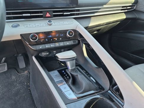 Used 2025 Hyundai Elantra Limited w/ Cargo Package FWD image 14