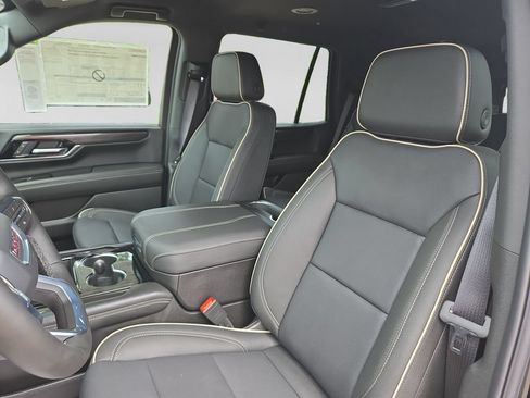 New 2026 GMC Yukon Elevation w/ LPO, Elevation Black Package AWD/4WD image 22