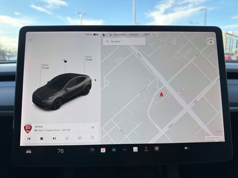 Used 2021 Tesla Model Y Long Range image 24