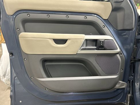 Used 2022 Land Rover Defender 110 S image 23