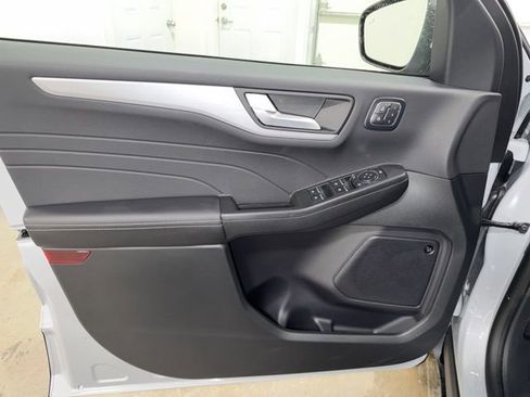 New 2026 Ford Escape SE w/ PHEV Premium Package image 10