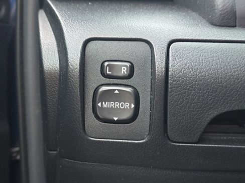 Used 2009 Toyota Camry SE FWD image 24