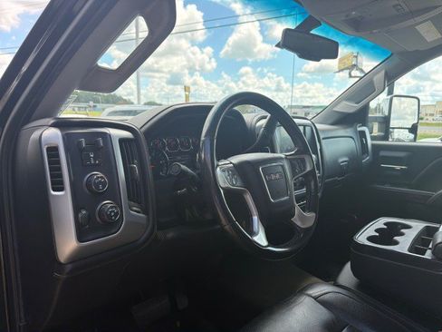 Used 2018 GMC Sierra 2500 SLT w/ Duramax Plus Package AWD/4WD image 19