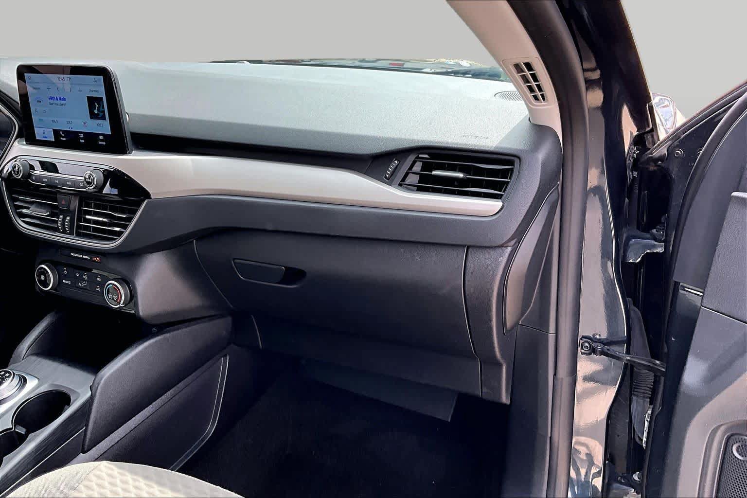 Used 2022 Ford Escape SE FWD image 19