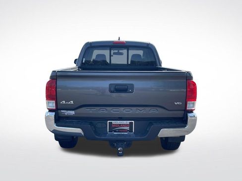 Used 2017 Toyota Tacoma SR5 w/ Tow Package AWD/4WD image 5