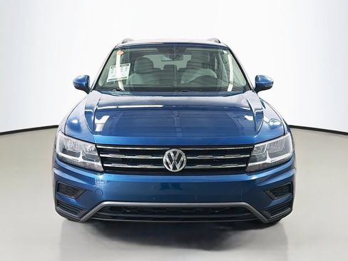 Used 2018 Volkswagen Tiguan SE w/ 3rd Row Seat Package AWD/4WD image 2