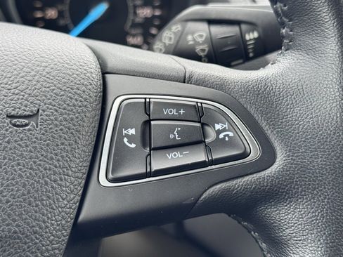 Used 2019 Ford Escape SEL image 9