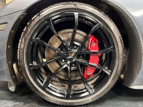 Used 2013 Chevrolet Corvette Z06 w/ 3LZ Preferred Equipment Group image 7