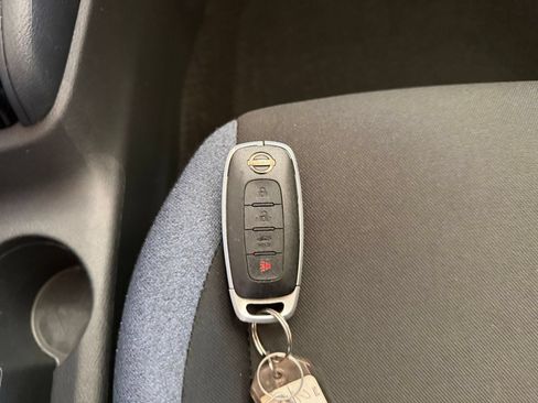 Used 2025 Nissan Versa SV FWD image 18
