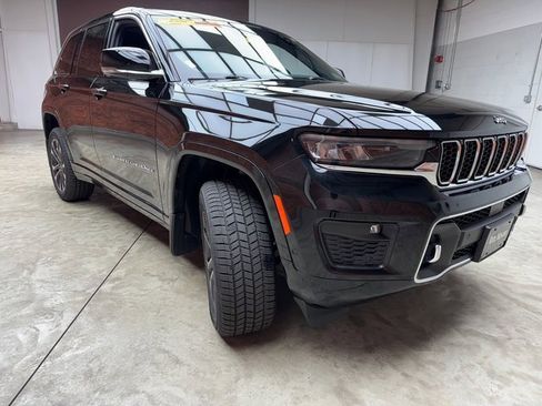 Used 2023 Jeep Grand Cherokee Overland w/ Luxury Tech Group IV image 7