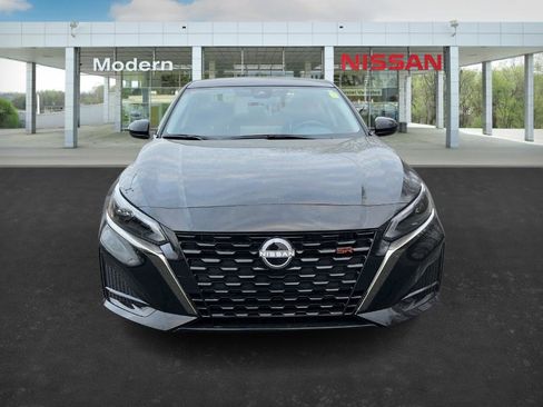 New 2025 Nissan Altima 2.5 SR image 8