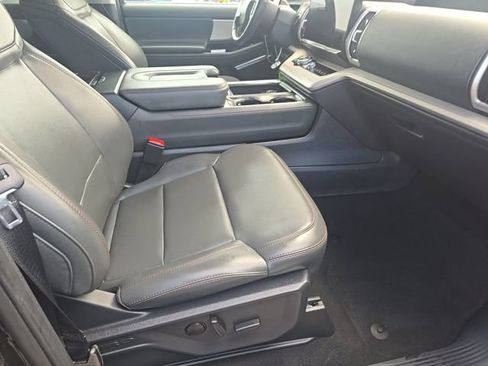 Used 2025 Ford Expedition Max Active RWD image 11