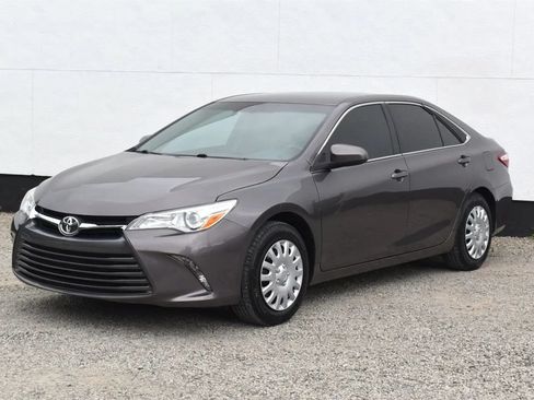 Used 2016 Toyota Camry LE FWD image 14