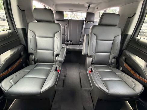 Used 2020 Chevrolet Suburban Premier AWD/4WD image 40