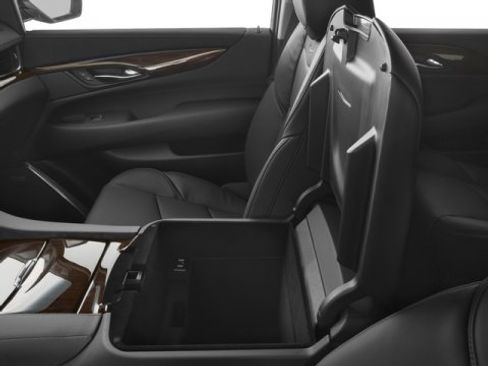 Used 2017 Cadillac Escalade Luxury image 18
