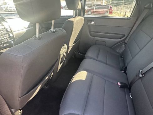 Used 2010 Ford Escape XLT image 9