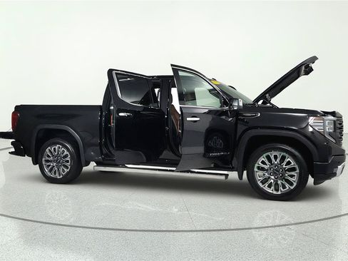 Used 2023 GMC Sierra 1500 Denali Ultimate AWD/4WD image 8