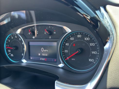 Used 2023 Chevrolet Traverse LT FWD image 15