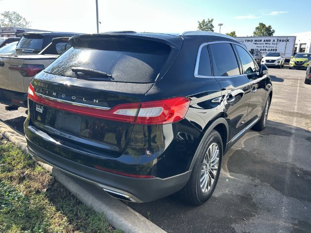Used 2016 Lincoln MKX Select w/ Select Plus Package FWD image 6
