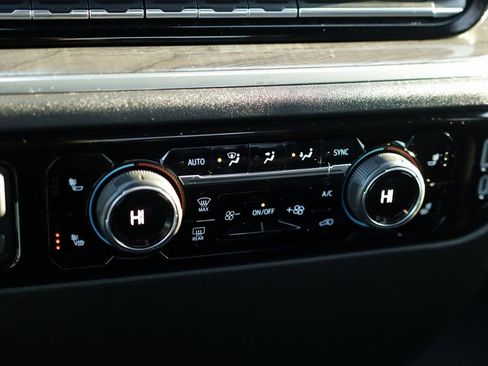 Used 2024 Chevrolet Silverado 2500 LTZ image 17