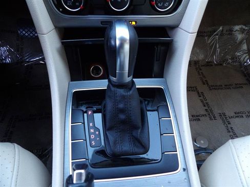 Used 2014 Volkswagen Passat 1.8T SE image 20