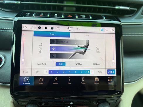 Used 2023 Jeep Grand Cherokee L Limited image 25