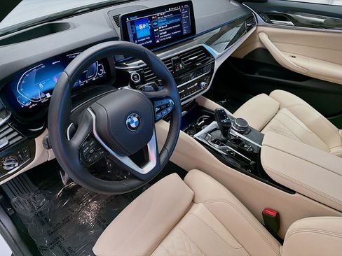 Used 2023 BMW 530e w/ Executive Package RWD image 7
