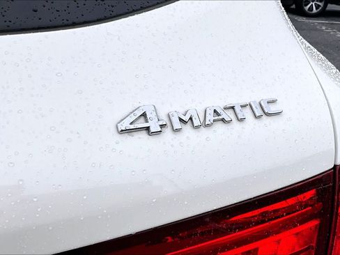 Used 2017 Mercedes-Benz GLC 300 4MATIC image 10