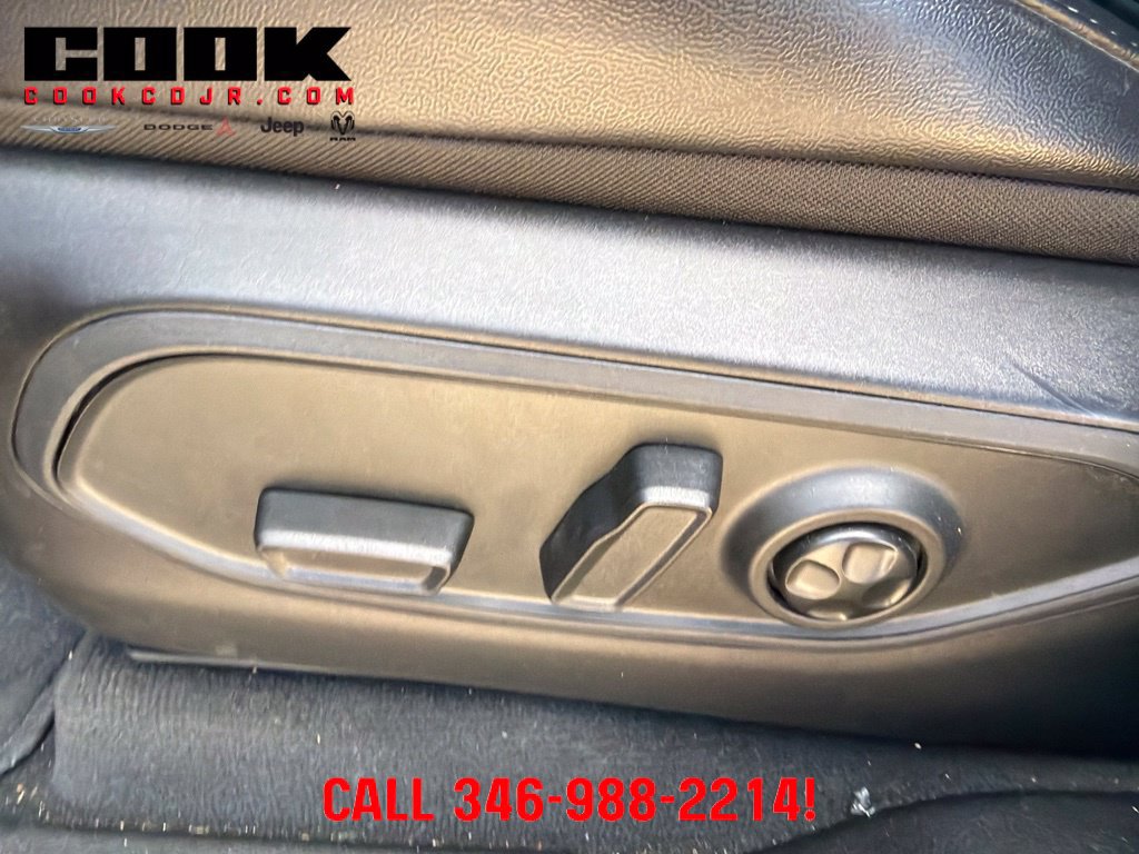 Used 2025 Jeep Grand Cherokee L Altitude AWD/4WD image 12