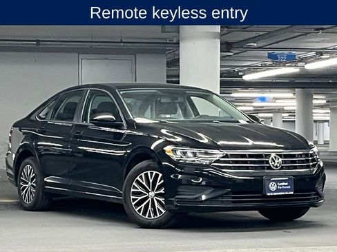 Used 2019 Volkswagen Jetta SE FWD image 3