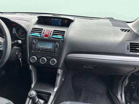 Used 2015 Subaru Forester 2.5i AWD/4WD image 10
