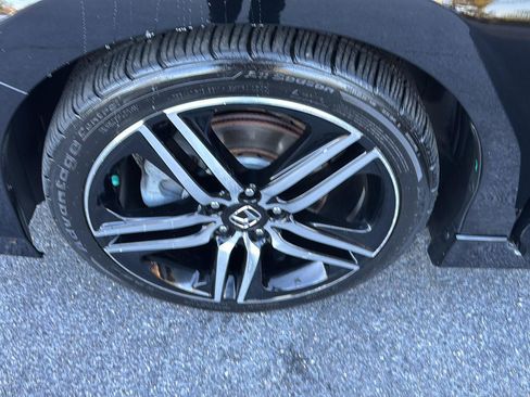 Used 2017 Honda Accord Sport image 32