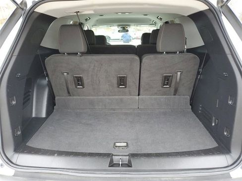 Used 2020 Chevrolet Traverse LS image 9