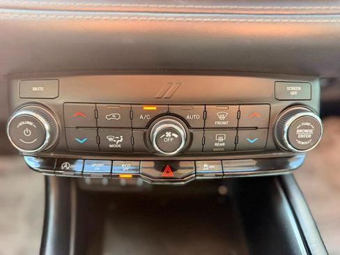 Used 2021 Dodge Durango SXT w/ 3rd Row Seating Group RWD image 23