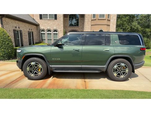Used 2023 Rivian R1S Adventure AWD/4WD image 2