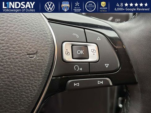 Used 2018 Volkswagen Passat 2.0T SEL Premium image 16